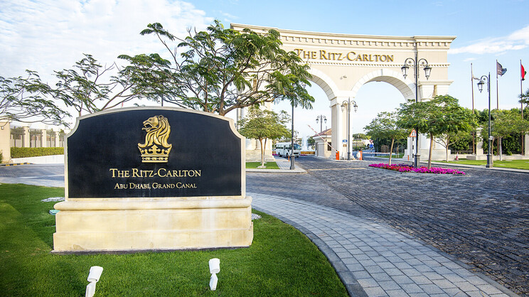 The Ritz-Carlton Abu Dhabi, Grand Canal